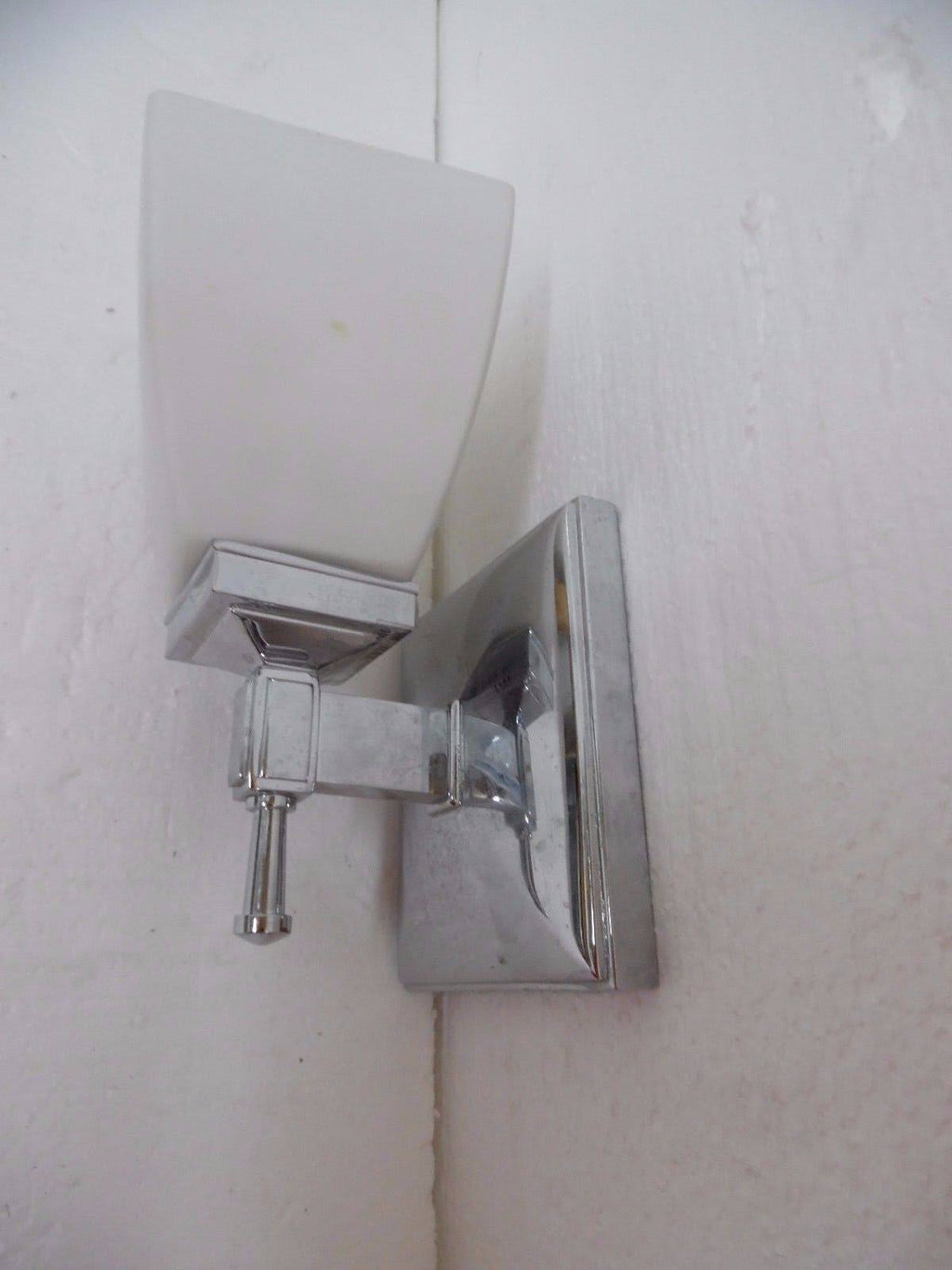 Polished Chrome 1 Light Bath Bracket N459