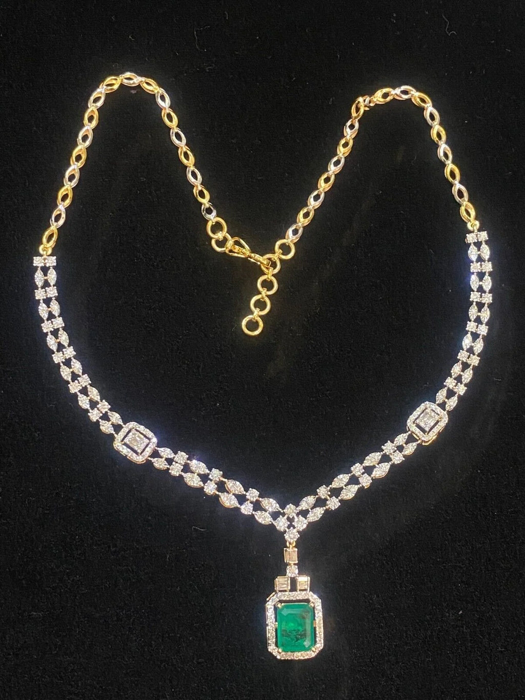 14K Yellow Gold Emerald Aurora Necklace with Diamonds K389447