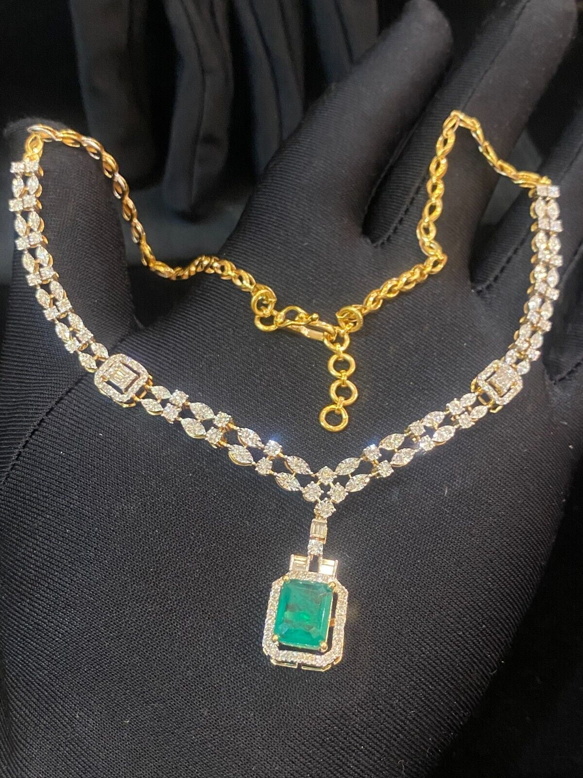 14K Yellow Gold Emerald Aurora Necklace with Diamonds K389447
