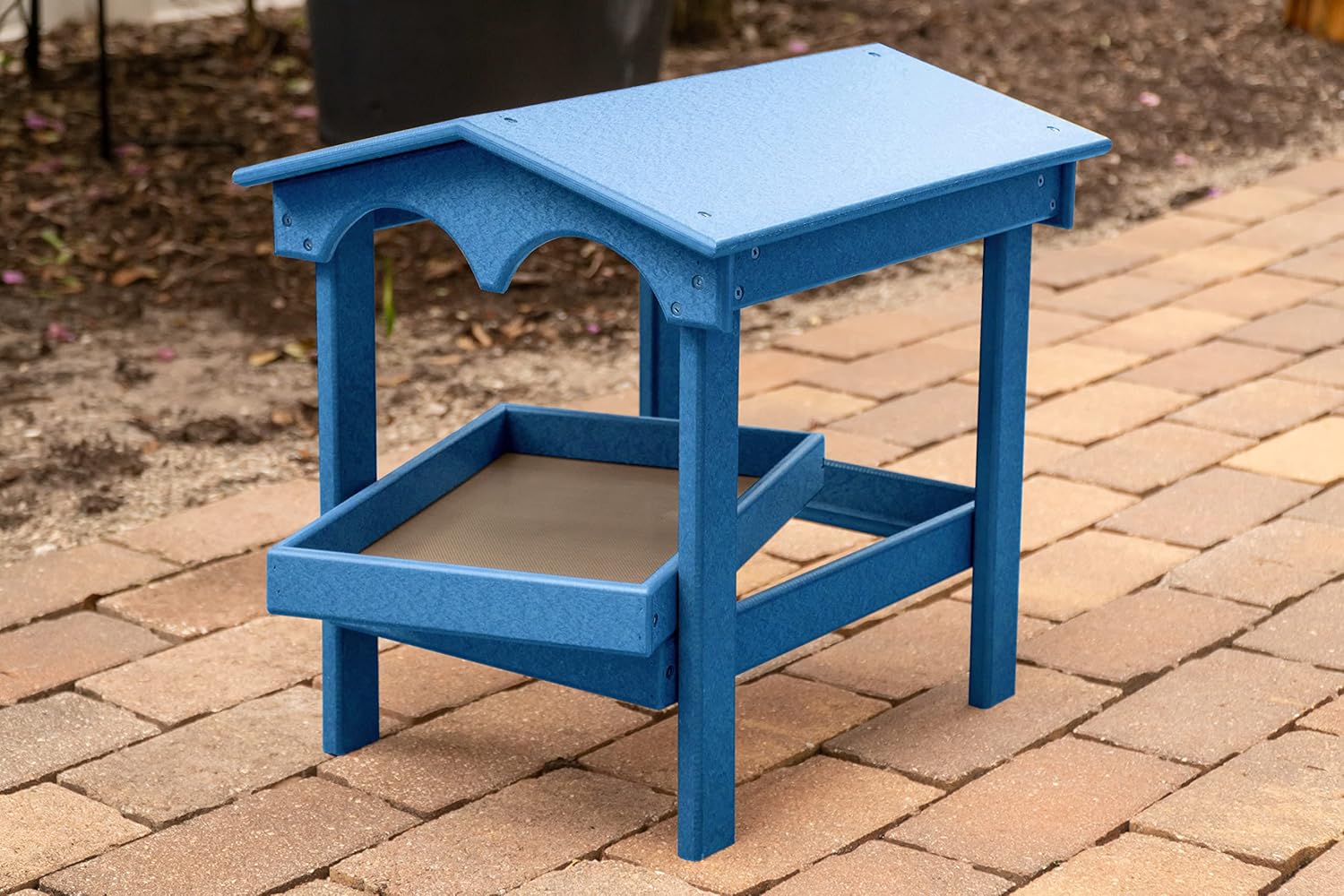 Large Covered Ground Feeder with Removable Tray W439625