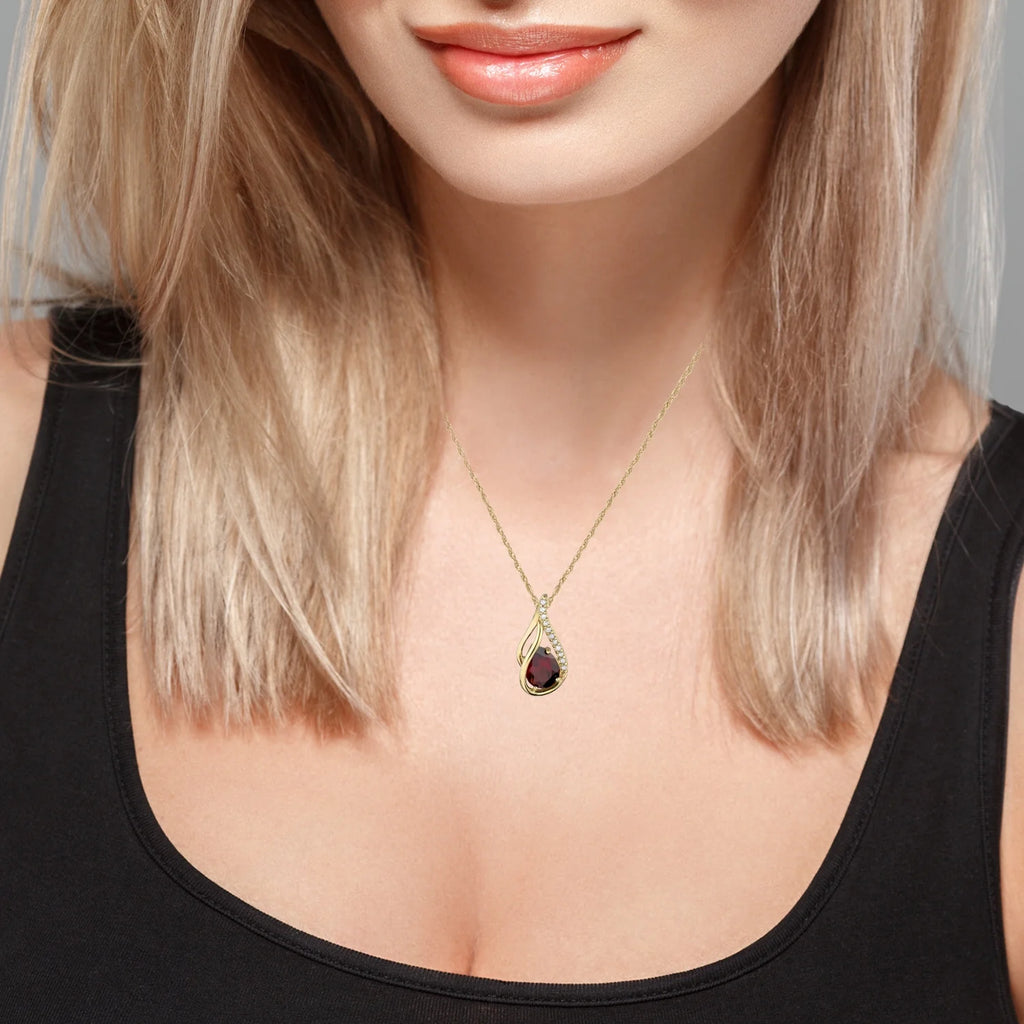 10k Yellow Gold Pear-shape Garnet and Diamond Halo Drop Pendant Necklace Y850