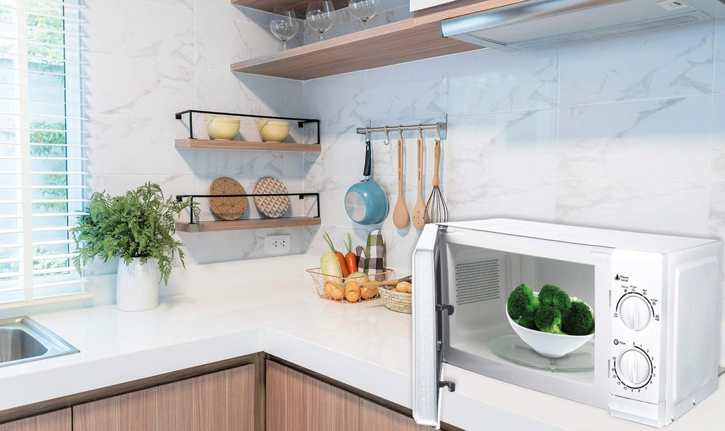 White 0.6 Cubic Feet Countertop Microwave Oven Q435