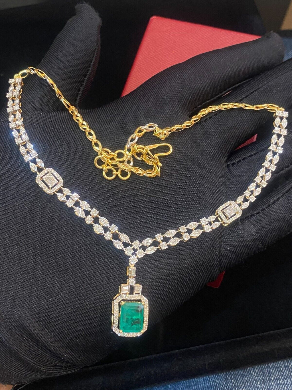 14K Yellow Gold Emerald Aurora Necklace with Diamonds K389447