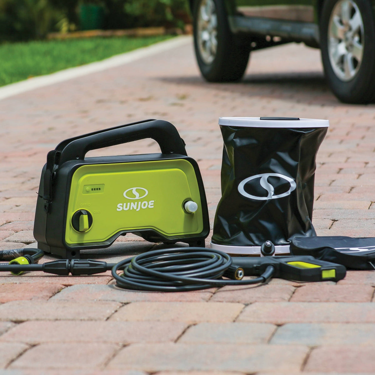 725-PSI Portable Cordless Pressure Washer Y13966