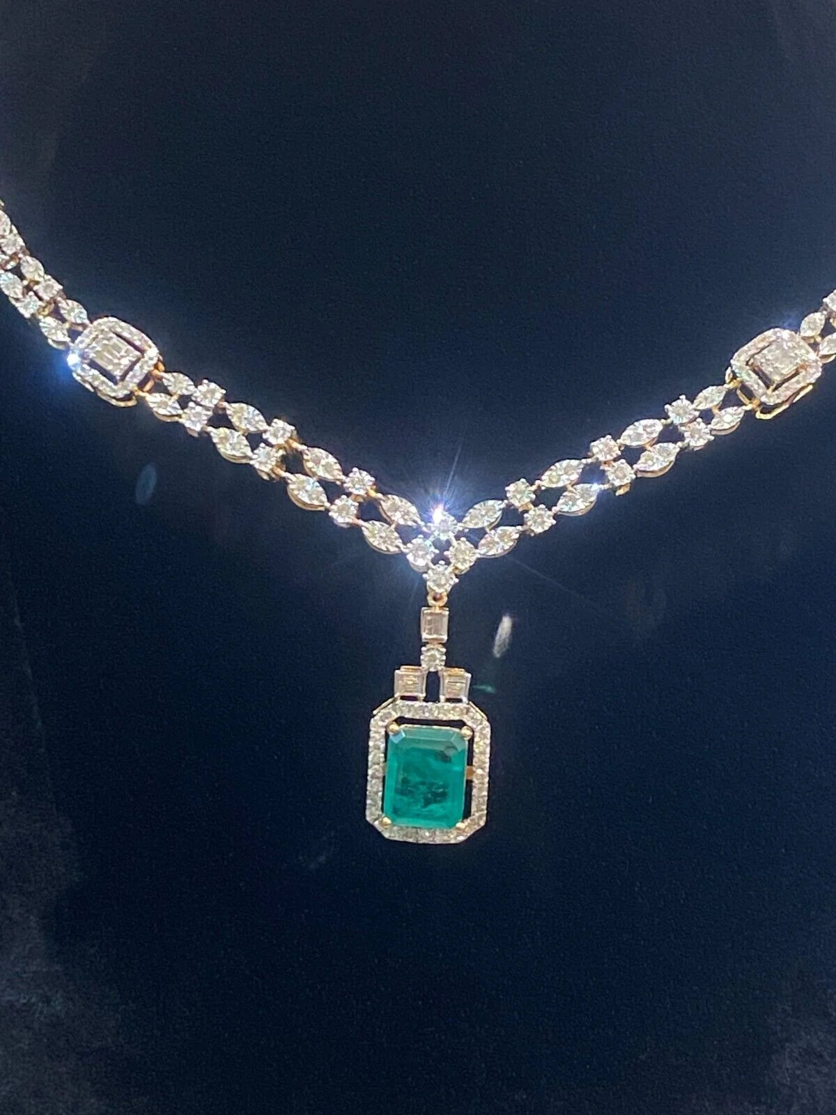 14K Yellow Gold Emerald Aurora Necklace with Diamonds K389447
