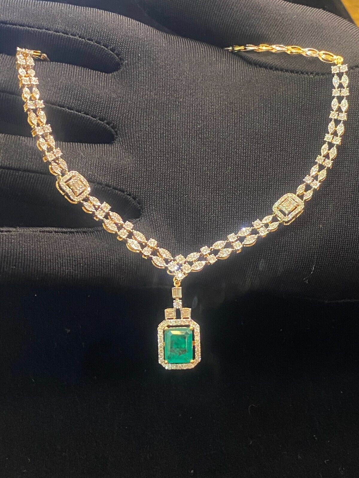 14K Yellow Gold Emerald Aurora Necklace with Diamonds K389447