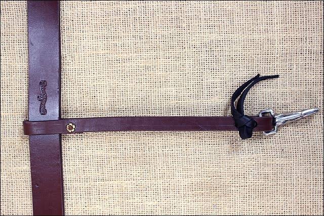 Walnut Flank Cinch with Billets D31275