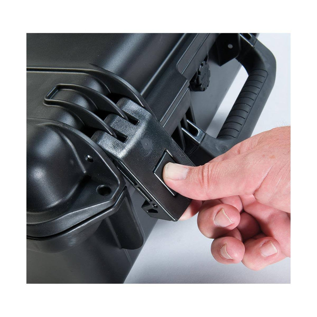 Black Foam Storm Case L748